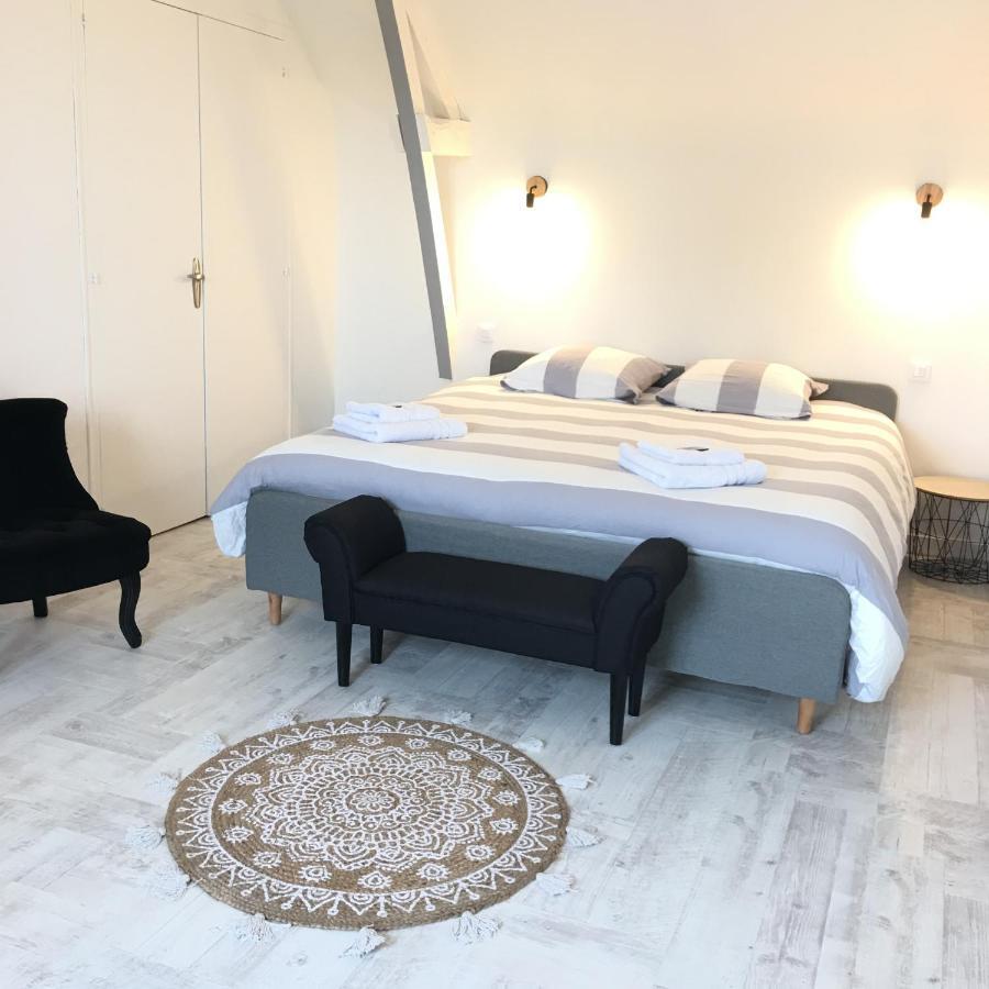 Les Gites Du Chateau De Passille Parigne Екстер'єр фото